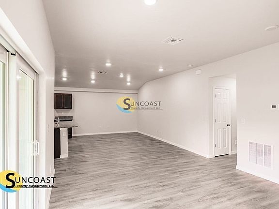 4th image of 306 Urbana St