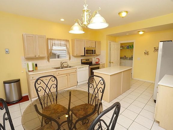5th image of 5816 Deerfield Village Dr