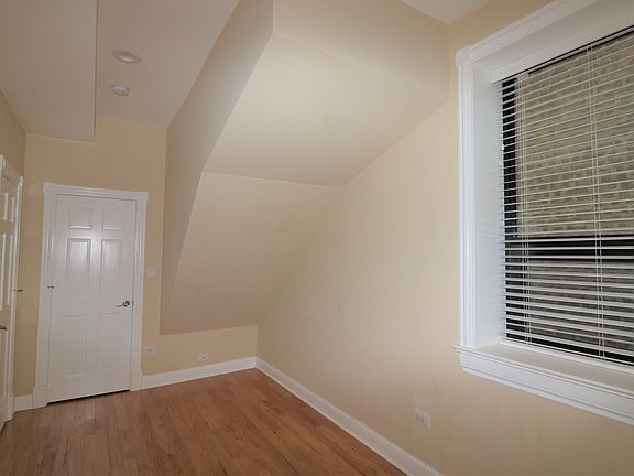 4th image of 2650 W 22nd Pl #1