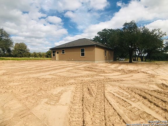 3rd image of 675 Garden Dr