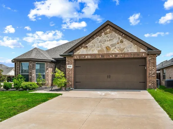 228 Garden Grove Dr, Waxahachie, TX 75165