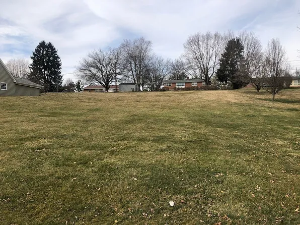 Glenrochie Dr, Abingdon, VA 24211