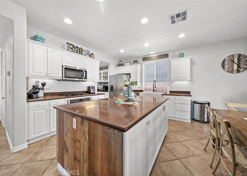 1st image of 29765 Peacock Mountain Dr