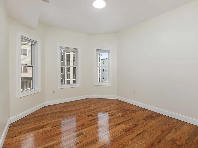 18 Baird St #2 — Photo 7