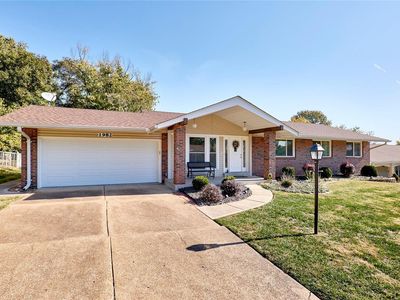 1982 Burlewood Dr, Saint Louis, MO, 63146
