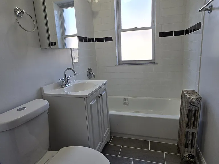 1936 W Estes Ave #1N — Photo 4
