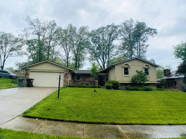 370 Forestview Dr, Fairborn, OH 45324