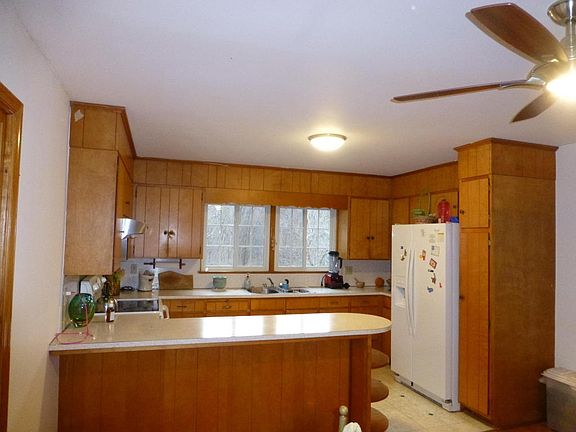 5th image of 7045 Tall Oak Ln