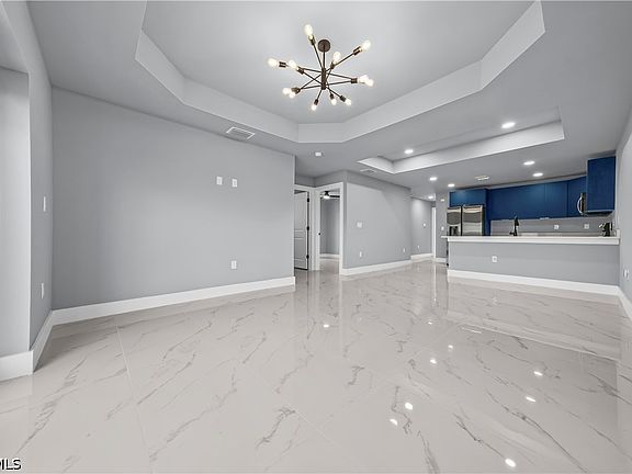 4th image of 1128/1130 Graystone Ave