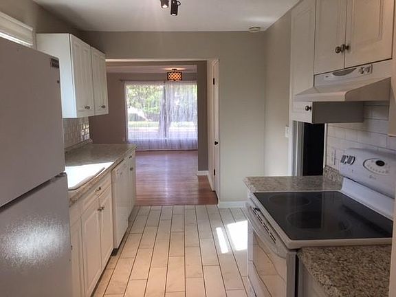 5th image of 3609 E Evergreen Blvd