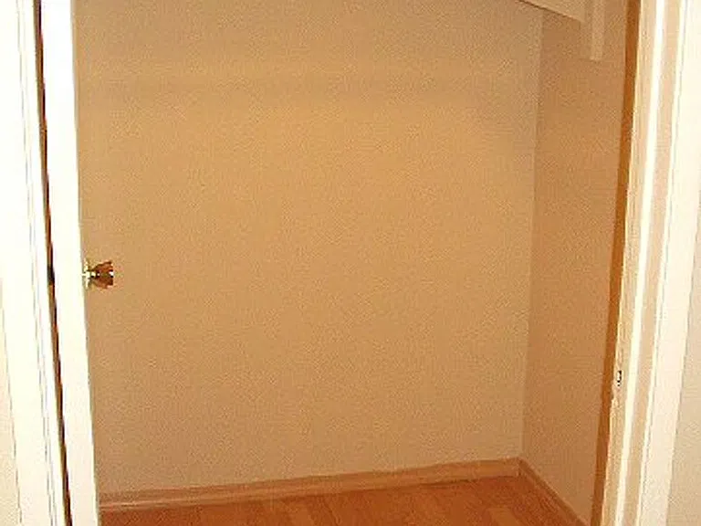 20/20 Villa Apts — Photo 26