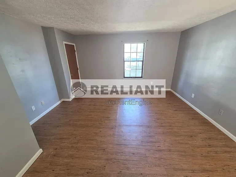 105 Williams St #3 — Photo 10