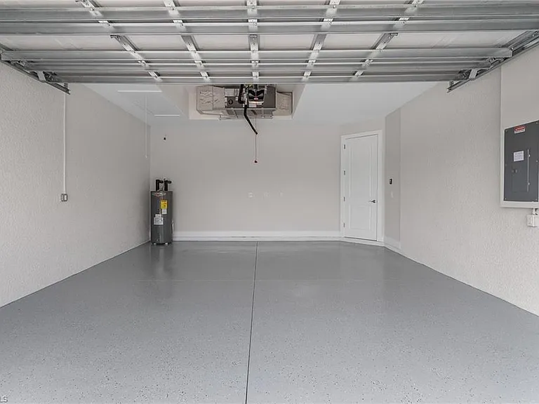 26221 Sandhill Blvd — Photo 18