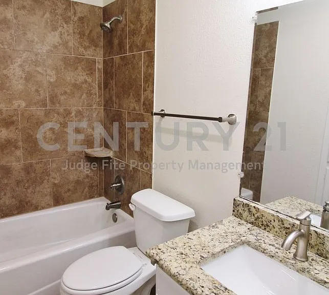 1103 Hemlock Ct — Photo 11