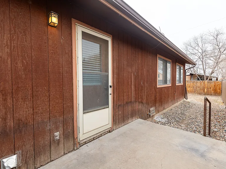 239 S Elm St #B — Photo 9