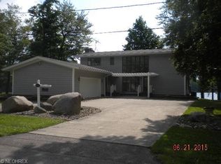 1961 Calabria Ln, Roaming Shores, OH 44084