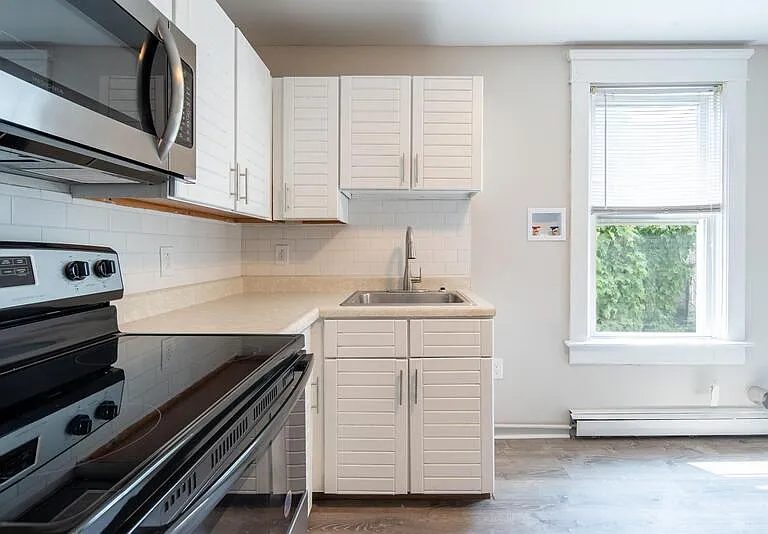 2433 Broadway #2 — Photo 3