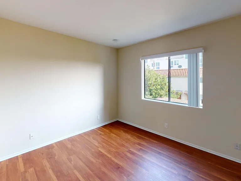 Monarch Terrace — Photo 10