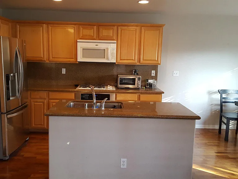 432 Hummingbird Dr — Photo 2