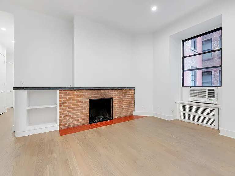 121 Madison Ave #5B — Photo 2