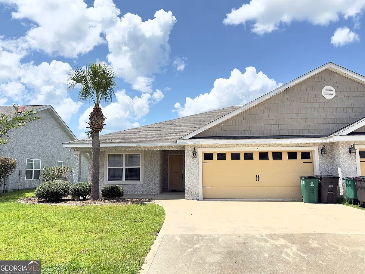 3 bed, 2.0 bath, 1322 sqft, $1,795 — Photo 1