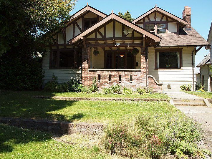 1st image of 207 N Yakima Ave