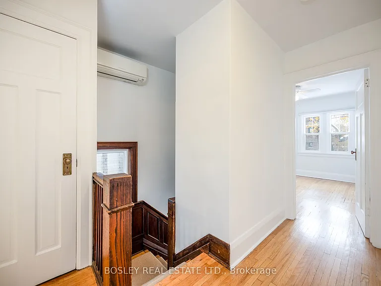 88 Manor Rd E — Photo 22