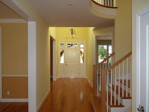 2nd image of 3830 Magnolia Dr