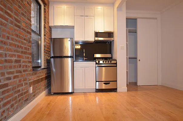 Rented by CITY SKYLINE REALTY INC | media 16