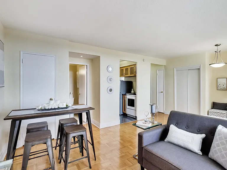 101 Cosburn Ave #104 — Photo 37