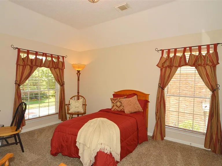 4103 Walnut Pond Dr — Photo 6