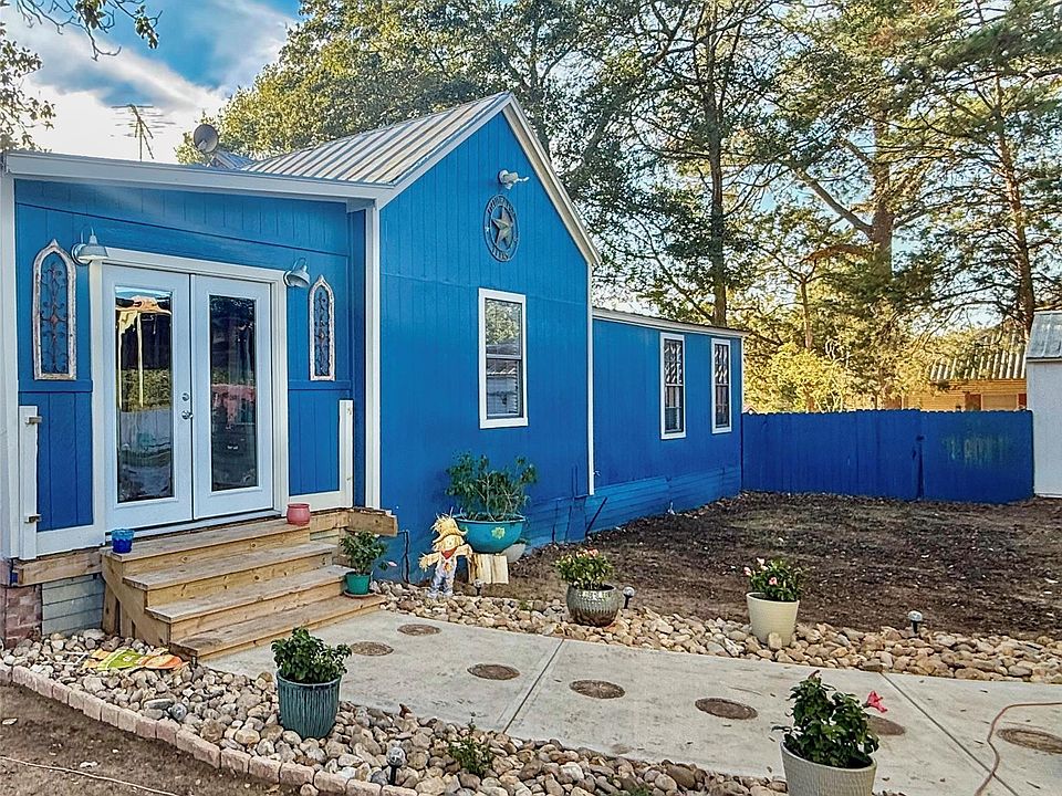 1st image of 841 S Loop 497 Rd