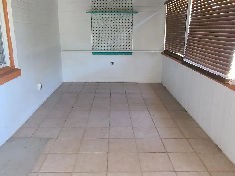 315 Golf Blvd — Photo 3