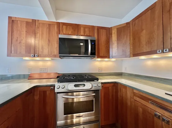 432 Norfolk St APT 4C, Somerville, MA 02143