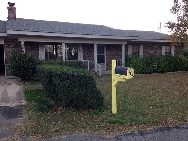 1st image of 206 Lakeview Dr