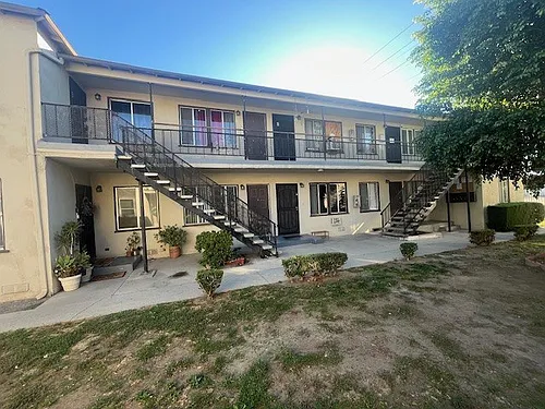 17037/17043/17049 Vanowen St. Photo 1