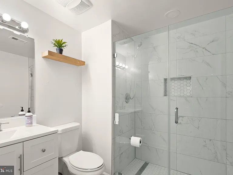 11243 Silentwood Ln — Photo 24