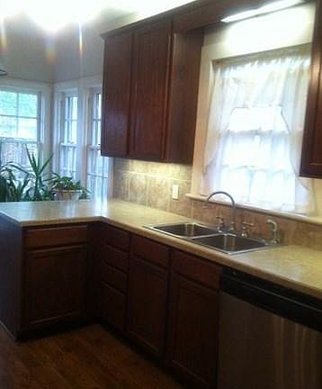 3rd image of 211 E 12th Ave