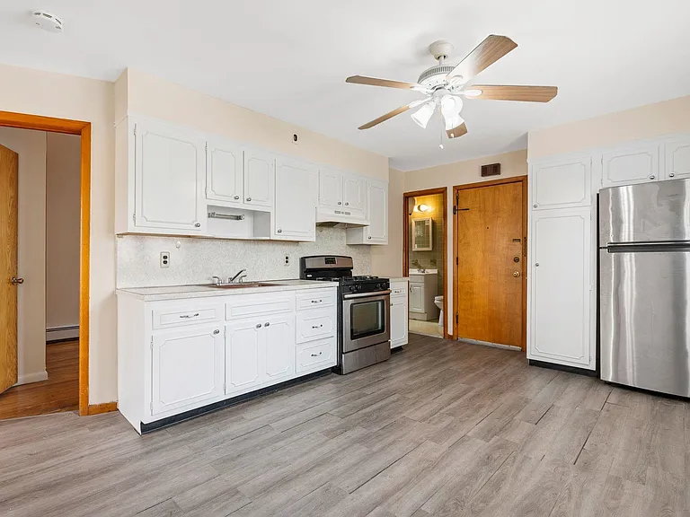 39 W 51st St #3 — Photo 1