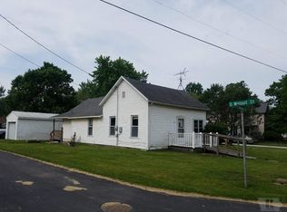 125 E Monroe St, Blandinsville, IL 61420