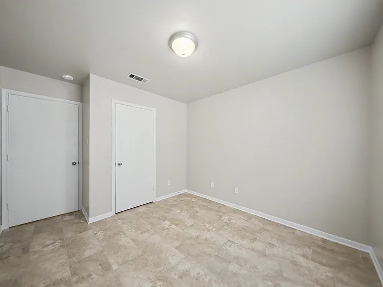 607 E Un — Photo 11
