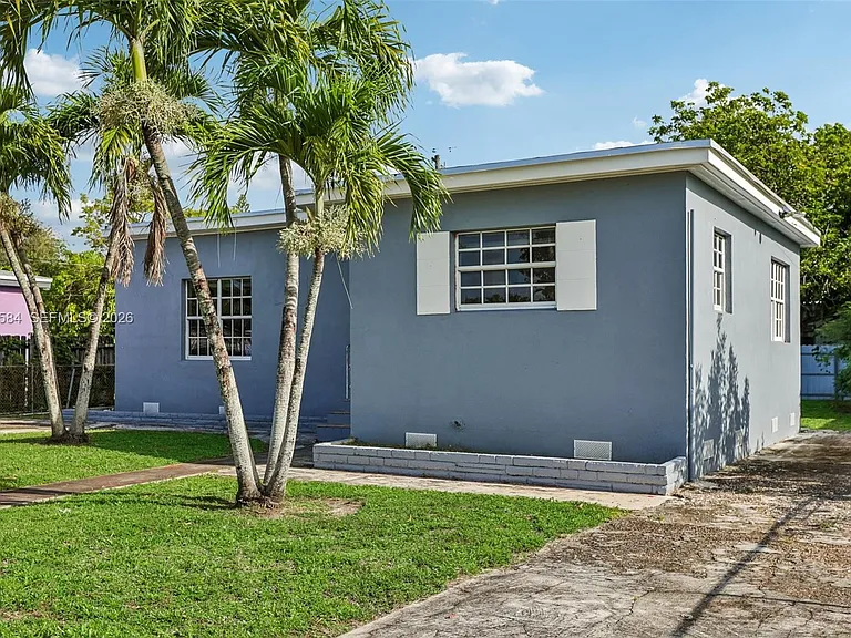 1045 NW 115th St — Photo 5