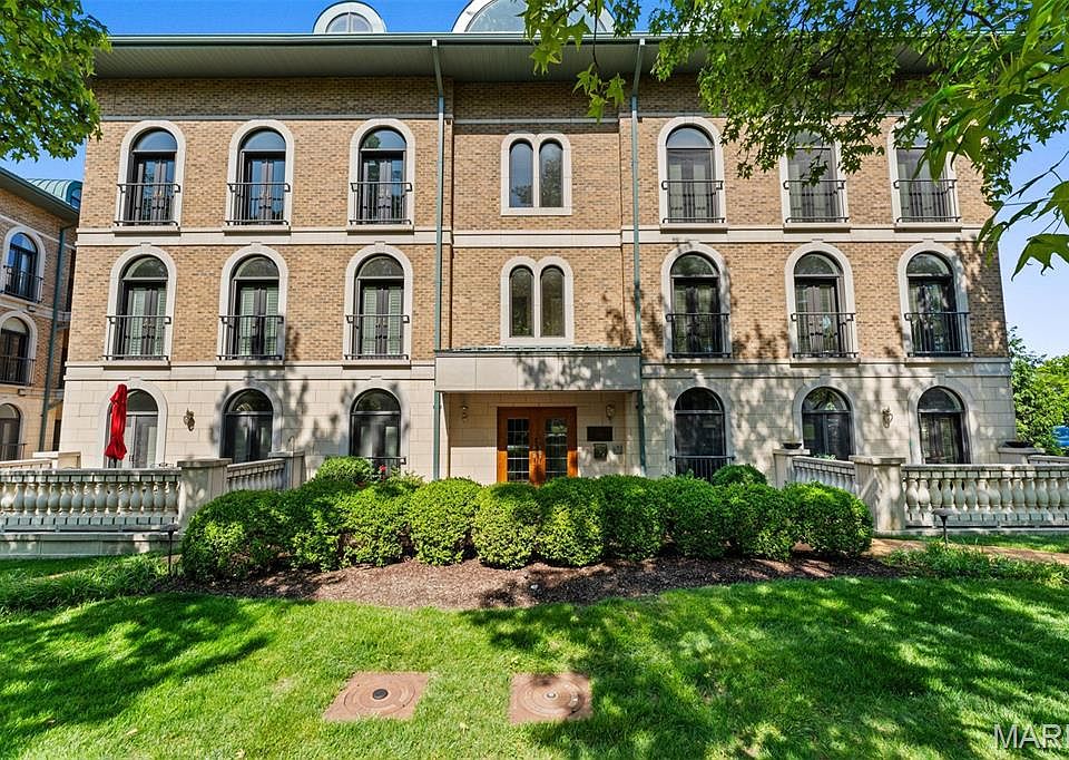 1st image of 60 Brighton Way APT 3S