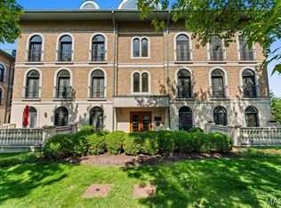 60 Brighton Way APT 3S, Saint Louis, MO 63105