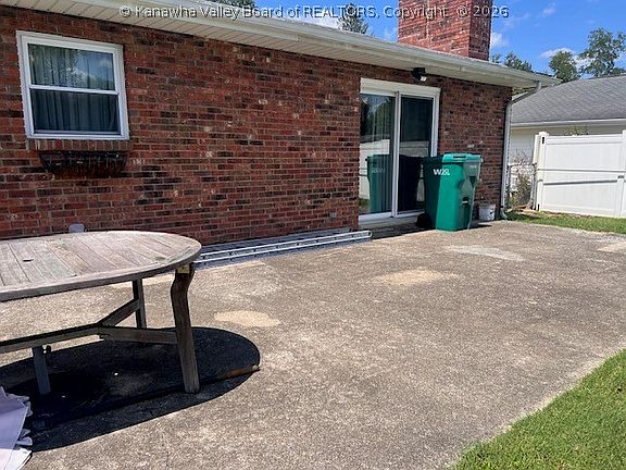 4th image of 88 Riverbend Blvd