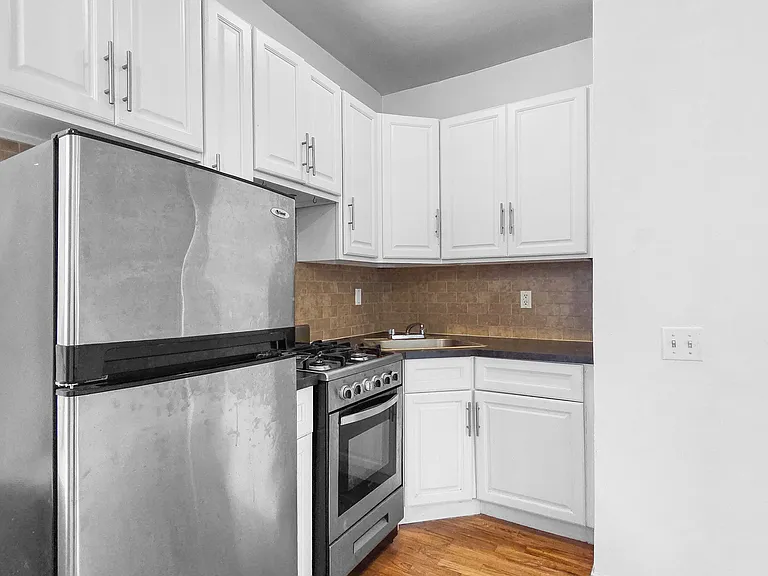 372 W 127th St #2S — Photo 5
