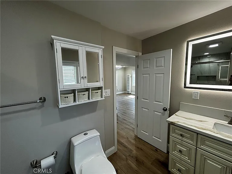 2720 E Wall St — Photo 6