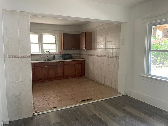 4th image of 24 Palos Pl