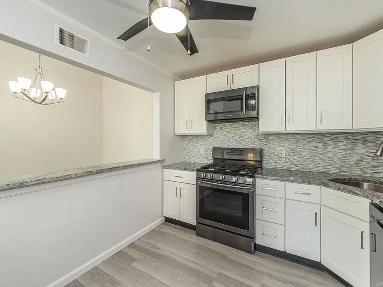 132 Robertson Way — Photo 4