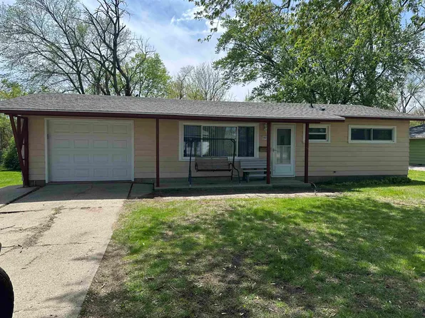1919 Portland Ave, Savanna, IL 61074